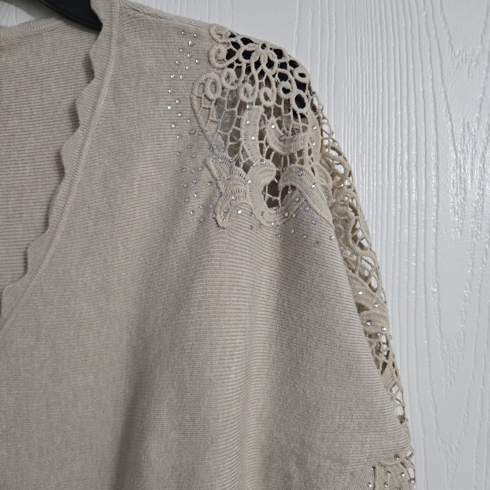 Women's Cream Sweater with Lace Details - Picture 3 of 6